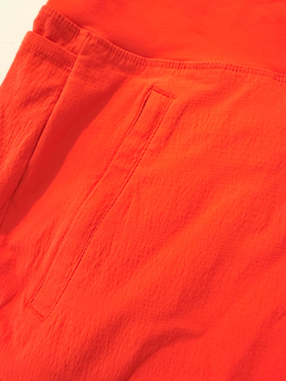 Athleta Trekkie North Short in Flame Orange, 6 - Picture 4 of 10